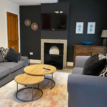Penthouse Retreat - 2 Bed Flat, Sleeps 4 - Town Centre, Hadrians Apartamento Brampton (Cumbria)