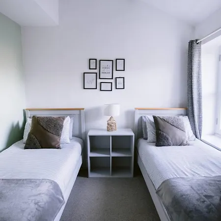 Apartamento Penthouse Retreat - 2 Bed Flat, Sleeps 4 - Town Centre, Hadrians *