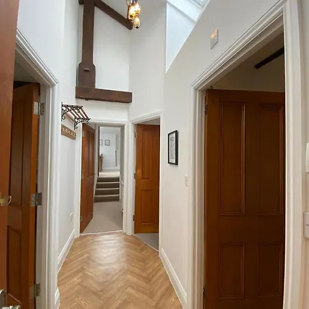 דירה Penthouse Retreat - 2 Bed Flat, Sleeps 4 - Town Centre, Hadrians *