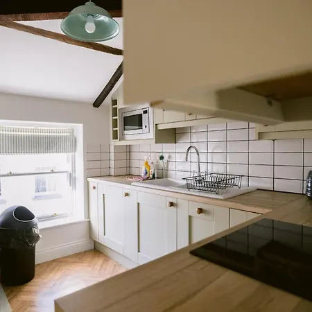 דירה Penthouse Retreat - 2 Bed Flat, Sleeps 4 - Town Centre, Hadrians *