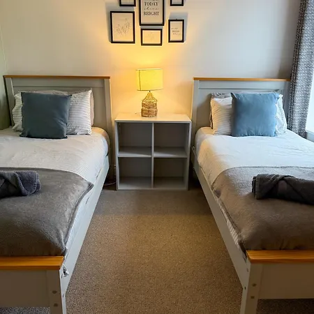 Penthouse Retreat - 2 Bed Flat, Sleeps 4 - Town Centre, Hadrians דירה *
