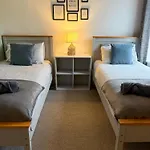 Penthouse Retreat - 2 Bed Flat, Sleeps 4 - Town Centre, Hadrians Апартаменты *