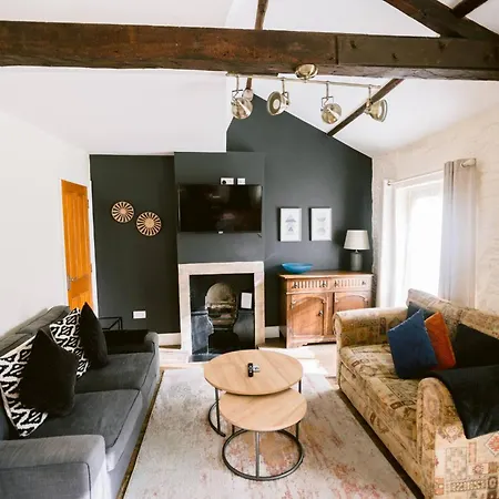 The Penthouse Apartment, Sleeps 4, Town Centre Апартаменты *