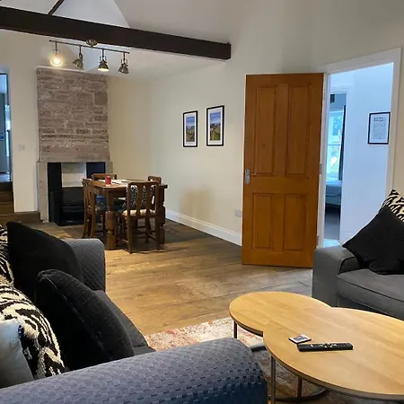 Апартаменты The Penthouse Apartment, Sleeps 4, Town Centre Брамптон